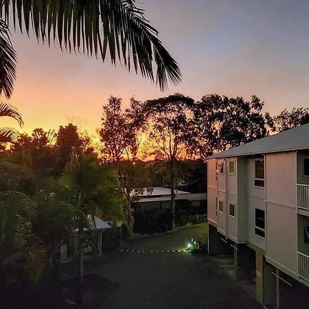 Luxury Top Floor Sunset Villa Noosaville Luaran gambar
